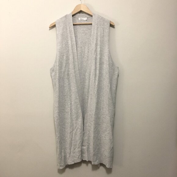 Long Grey Knit Horizontal Ribbed Sleeveless Open Cardigan - Picture 1 of 11